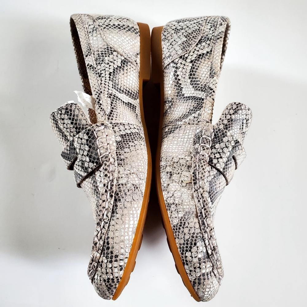 Born Snakeskin Pattern Loafers Size 7M - Picture 3 of 10
